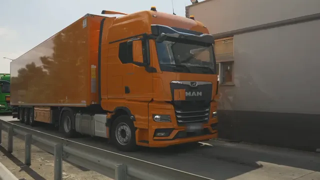 أحد رؤوس القاطرات البرتقالية لدينا من طراز MAN TGX